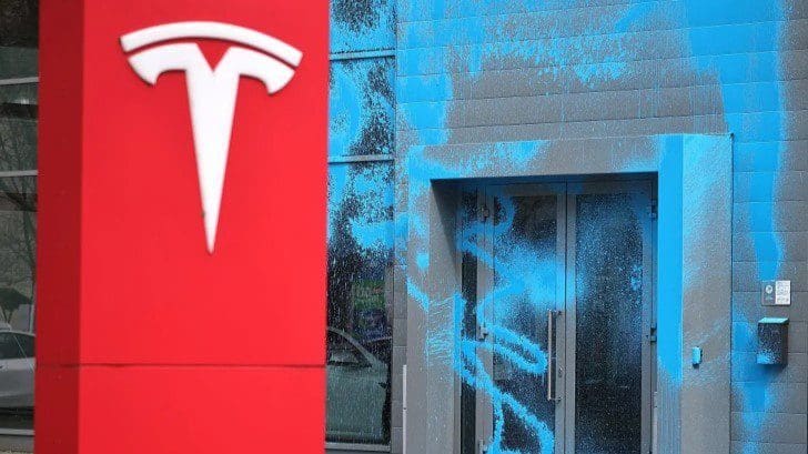 5/28/25 From Robotaxi Trials to Tesla’s Struggles: How AI Is Reshaping Mobility